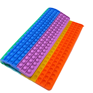 Jouet <span class=keywords><strong>Pop</strong></span> Fidget géant de 30cm-Arc-en-ciel carré en mousse de silicone <span class=keywords><strong>Pop</strong></span> <span class=keywords><strong>It</strong></span>, jouet sensoriel à bulles pour les mouvements et le soulagement du stress - Product Image 1