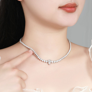 Colliers ras-du-<span class=keywords><strong>cou</strong></span> et colliers tennis unisexes <span class=keywords><strong>de</strong></span> luxe en argent 925 <span class=keywords><strong>de</strong></span> haute qualité, avec moissanite VVS1 <span class=keywords><strong>de</strong></span> 4 carats, multicolore, taille poire dégradée à 3 griffes - Product Image 2