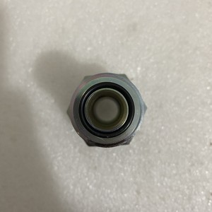 Conector de Válvula de Control Principal Hyundai X511-116544 para Excavadora 150 150W-9 110-9 Cromado 90 Grados - Product Image 4