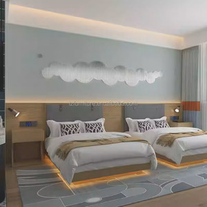 Ensembles de meubles pour hôtels et appartements commerciaux à prix abordable : lits doubles en bois durables avec tables de chevet, têtes de lit, bureaux et meubles TV - Product Image 4
