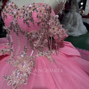 ชุดแต่งงานแบบ Quinceanera สีชมพูหรูหรา รุ่น Xs238 ประดับลูกไม้ แต่งระบาย คอวี พร้อมโบว์ประดับคริสตัล สำหรับเจ้าสาว - Product Image 4