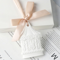 Diffuseur d'huiles essentielles en céramique et porcelaine parfumé pour la maison, désodorisant en plâtre suspendu pour armoire et voiture, vente en gros d'usine