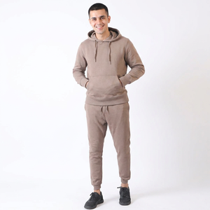 Trajes Deportivos de Algodón Hechos a Medida para Hombre, Ropa Deportiva, Trajes de Entrenamiento de Algodón Disponibles a un Precio Razonable - Product Image 1