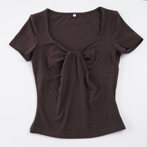 T-shirt élégant pour femme à décolleté bas et torsion sur le devant, couleur unie - Haut décontracté à manches courtes coupe ajustée, OEM accepté - Product Image 2