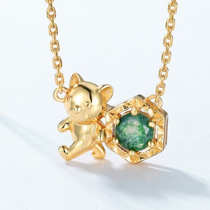Collar de Plata de Ley S925 con Colgante de Musgo Verde, Diseño Original del Fabricante, Cadena para Clavícula con Osito Adorable - Product Image 5