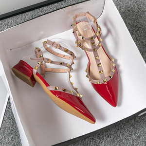 Sandalias de tacón alto para mujer, estilo nuevo 2026, diseño de marca de moda, con remaches puntiagudos, en rojo, negro y rosa, zapatos casuales, talla grande 43 - Product Image 6