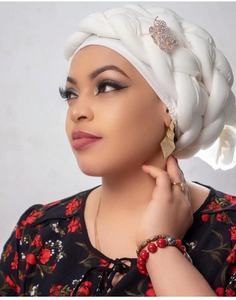 Pañuelo Turbante Nigeriano Q30687, Pañuelo Étnico para Mujer con Cuentas en la Muñeca, Pre-atado, Inspirado en el Estilo Africano - Product Image 5