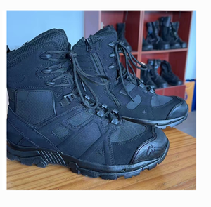 รองเท้าบูทแทคติคอลหนังกลับสีดำ รุ่น TST0228 พร้อมซิปคุณภาพด้านข้าง - Product Image 1