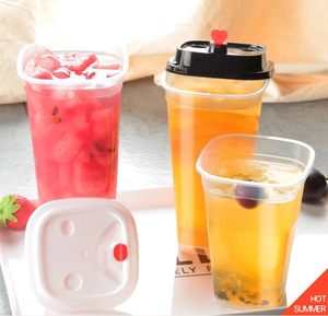 Bicchiere quadrato trasparente in plastica da 600 ml con tappo a cuore rosso, monouso, <span class=keywords><strong>per</strong></span> bevande, tè al latte, succhi, bevande alla frutta, tè alla frutta, <span class=keywords><strong>per</strong></span> chi è sempre in movimento. - Product Image 1