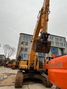 Excavatrice Hyundai 305LC-9S R305LC-9T d'occasion, 30 tonnes, d'occasion, robuste, de fabrication coréenne, excavatrice hydraulique sur chenilles Hyundai 305-9 à vendre - Product Image 4