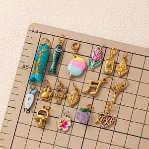 Nouveaux pendentifs en forme de poisson en acier inoxydable, Europe Amérique ; accessoires <span class=keywords><strong>DIY</strong></span>, plaqué or 18 carats par électrolyse sous vide, style vintage - Product Image 4