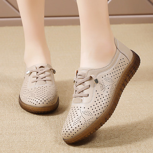 Zapatos planos elegantes informales de PU de talla grande a la moda para mujer, zapatos deportivos informales huecos de verano para caminar al aire libre - Product Image 1