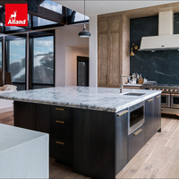 Meubles de cuisine sur mesure Alland pour toute la maison, en chêne scié 1/4, finition satinée, certificat ISO9001, en bois massif, avec grand îlot central