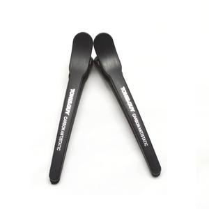 Ensemble d'outils de <span class=keywords><strong>coiffure</strong></span> Pro Antiheat 12 pcs/lot pinces de <span class=keywords><strong>coiffure</strong></span> en carbone antistatique pince de coupe de cheveux de Salon de T-12 pour outils de cheveux de barbier - Product Image 4