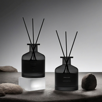 Bouteille en verre pour bâtonnets d'aromathérapie 100ml 150ml 200ml – Bouteille diffuseur de parfum en verre noir vide de luxe personnalisable