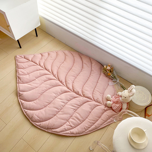 Tapis de jeu créatif pour chambre d'enfant, tapis d'éveil double usage pour bébé, tapis matelassé en forme de feuille 143*107cm, antidérapant, adapté aux animaux de compagnie - Product Image 3