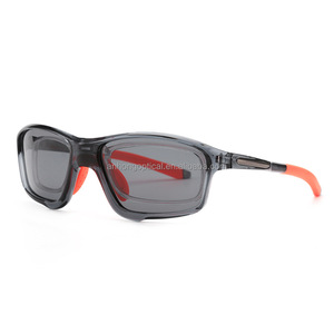 Nuevas <span class=keywords><strong>gafas</strong></span> de <span class=keywords><strong>sol</strong></span> polarizadas deportivas para hombres y mujeres <span class=keywords><strong>adolescentes</strong></span> <span class=keywords><strong>gafas</strong></span> de <span class=keywords><strong>sol</strong></span> de plástico a la moda para exteriores <span class=keywords><strong>gafas</strong></span> de <span class=keywords><strong>sol</strong></span> negras UV400 - Product Image 5