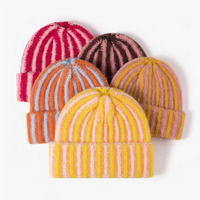 Bonnet tricoté unisexe chaud d'hiver à rayures contrastées bicolores et revers large, style mode pour hommes et femmes, vente en gros