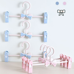 Vente en gros de supports pour vêtements de maison, cintres en plastique sans rail, <span class=keywords><strong>cintre</strong></span> extensible pour pantalons pour enfants, <span class=keywords><strong>cintre</strong></span> antidérapant pour bébé - Product Image 5