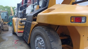 Gru Frontale per Container Sany Usata da 45-50 Tonnellate in Buone Condizioni, Reach Stacker Usato in Vendita - Product Image 6