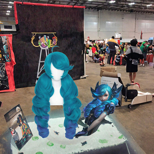 Vente en gros <span class=keywords><strong>LOL</strong></span> Gwen perruque 80cm de long vague d'eau cheveux synthétiques brun clair fibre haute température Anime perruque 4 queues de cheval - Product Image 3