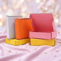 Boîte d'expédition postale en carton ondulé rose personnalisée pour produits cosmétiques, emballage de produits de beauté avec impression de logo