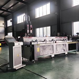 Máquina CNC <span class=keywords><strong>de</strong></span> fresado <span class=keywords><strong>de</strong></span> perfiles <span class=keywords><strong>de</strong></span> aluminio y PVC para puertas, equipo <span class=keywords><strong>de</strong></span> copiado y fresado para persianas, dispositivo automático <span class=keywords><strong>de</strong></span> perforación <span class=keywords><strong>de</strong></span> orificios <span class=keywords><strong>de</strong></span> drenaje para ventanas - Product Image 2