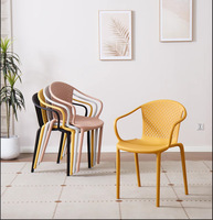 Chaise de salle à manger empilable en plastique mat, gain de place, imperméable, ergonomique, durable, pour la maison