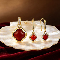 Pendentif YILUN en agate rouge et zirconiums + boucles d'oreilles à hameçon, bijoux porte-bonheur hypoallergéniques pour femmes en argent sterling 925, trèfle à quatre feuilles