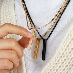 Collier chaîne en acier inoxydable à facettes miroir, pendentif rectangulaire à motif noir et or rose - Product Image 3