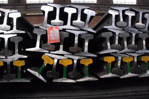 Yongyang phụ kiện hoàn chỉnh đường ray thép nặng và nhẹ cầu cảng cần cẩu đường sắt qu70 <span class=keywords><strong>qu80</strong></span> u71mn GB DIN tiêu chuẩn đường sắt Q235 55q - Product Image 3