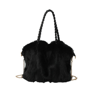 Sac à bandoulière en fausse fourrure marron, sac fourre-tout en peluche avec sangle tressée pour femme, idéal pour l'hiver, le quotidien, le shopping et les voyages - Product Image 4