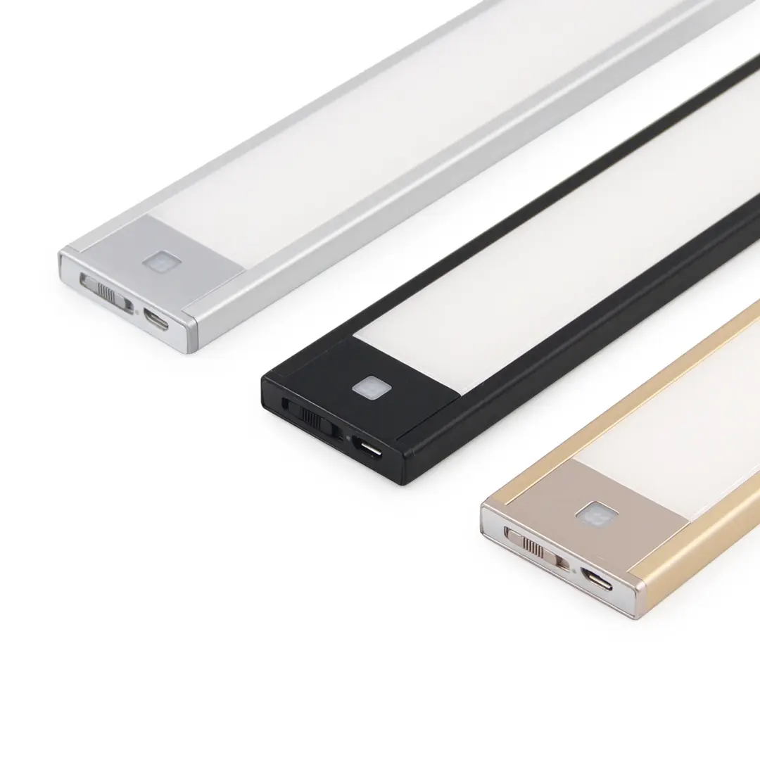 Sensore di movimento della batteria luce dell'armadio a LED illuminazione dell'armadio di ricarica USB integrata installazione facile del magnete