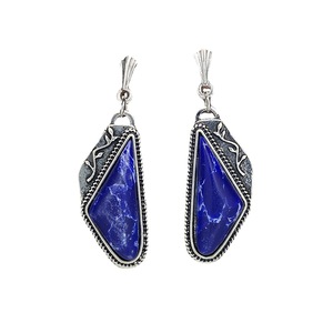 Orecchini Pendenti a Triangolo con Design a Ramo d'Albero e Pietra Blu, Accessori Moda Vintage per Donne - Product Image 5