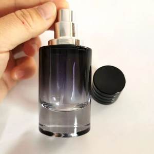 Commercio all'ingrosso 30ml 50ml 100ml bottiglie di <span class=keywords><strong>vetro</strong></span> Spray bottiglia di <span class=keywords><strong>acqua</strong></span> calda e contenitore di profumo con tappo di pompa caratteristiche ricaricabili - Product Image 4