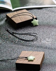 Lunar Glow étoile à cinq branches Fluorescent hommes et femmes collier pierre lumineuse étoile chanceuse pendentif étudiant meilleur <span class=keywords><strong>ami</strong></span> cadeau - Product Image 3