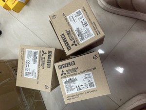 คอนโทรลเลอร์แบบตั้งโปรแกรมได้ FX3U-32MR/ES-A - Product Image 1