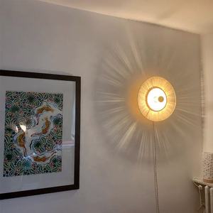 Natürliche Rattan-Handwerkskunst Bambus-Wandleuchte Innen Runde Rattan-Geflochtene Nachttisch-Hintergrundbeleuchtung für Wohnraumdekoration - Product Image 6