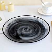 Assiette de présentation en verre Luckygoods ZK260050-4 à motif tourbillon noir, bord noir, assiette décorative en verre pour la mise en scène de table de mariage ou de fête