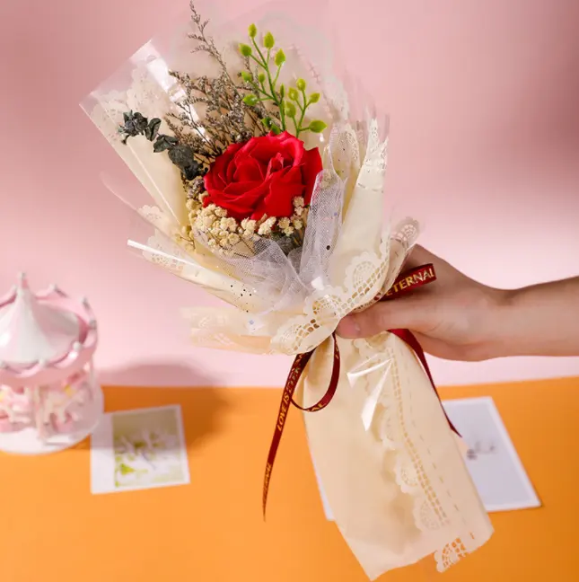रचनात्मक जन्मदिन का मिनी गुलदस्ता उपहार संरक्षित कृत्रिम गुलाब वेलेंटाइन दिवस उपहार