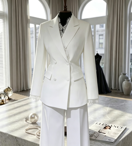 Completo da Donna Due Pezzi: Blazer Doppiopetto con Risvolto a Tacca e Polsini in Pizzo, Pantaloni a Gamba Larga Abbinati - Elegante Set da Ufficio e per il Pendolarismo - Product Image 3