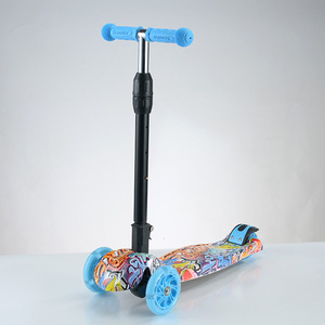 Trottinette pour enfants à trois roues, hauteur réglable, avec lumières, pour les enfants de 3 à 6 ans - Product Image 2