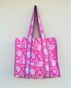 Bolso Tote Rosa Acolchado de Algodón, Bolso de Hombro Ecológico con Cierre de Cremallera, Hecho a Mano - Product Image 4