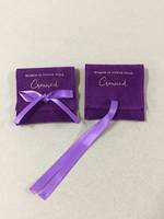 Pochette à bijoux en velours violet avec logo doré personnalisé, ruban et nœud, sac cadeau enveloppe pour mariage, collier, boucles d'oreilles, bague