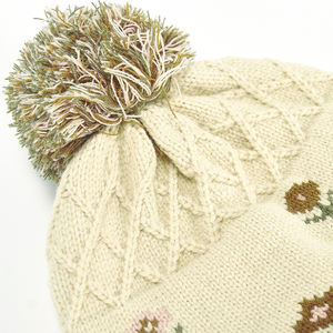 Bonnet tricoté à fleurs personnalisé de haute qualité pour les femmes Style d'affaires automne hiver voyage en gros fil de coton chaud élégant - Product Image 6