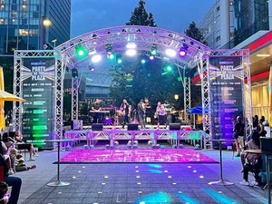 Hệ thống giàn dàn dựng mái vòm cong, nâng hạ giàn dàn, trang trí sân khấu, chiếu sáng cho sự kiện ngoài trời, hòa nhạc Mobil Arc - Product Image 3