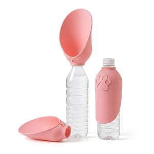 Bouteille d'eau portable pour chien, pliable, en silicone, design feuille, anti-fuite, distributeur d'eau pour animaux de compagnie, pour la randonnée et les promenades en extérieur, 580 ml, sans BPA - Product Image 3