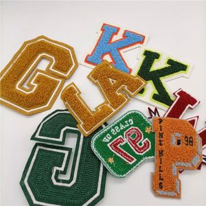 Patch brodé chenille personnalisé de haute qualité et lettres brodées thermocollantes en tissu éponge - Product Image 1