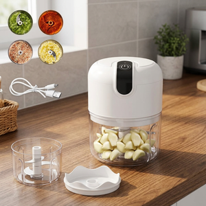 Mini hachoir alimentaire rechargeable par USB de 250 ml avec lame en acier inoxydable et design portable - Product Image 2