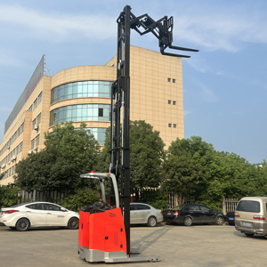 Chariot élévateur électrique YCMG 1,5 tonne 2 tonnes à bras télescopique, levée 9m, batterie lithium, <span class=keywords><strong>gerbeur</strong></span> pour allées étroites avec caméra CE - Product Image 1